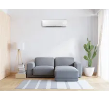 Кондиционер Gree LOMO в комнате